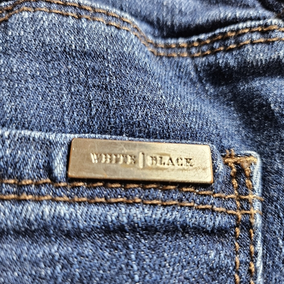 White House Black Market Dark Blue Denim The Slim Mid-Rise Jeans Size O - Picture 4 of 6